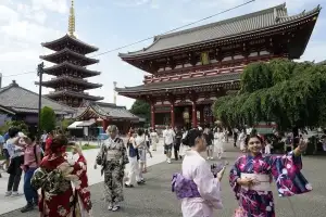 thumbnail - 사고 잇따르자 결국…“4월부터 ‘이것’ 금지” 관광객 몰리는 日 무슨 일