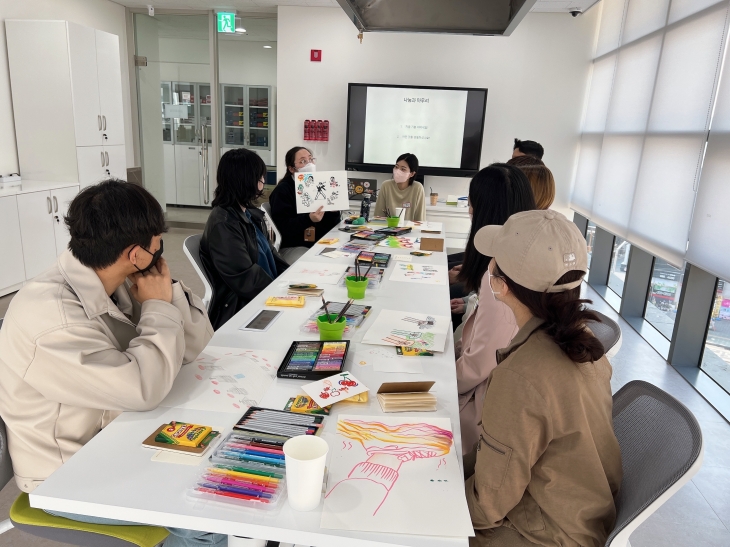 서울 광진구 구민들이 구가 마련한 정신 건강 지키기 프로그램에 참여하고 있다. 광진구 제공