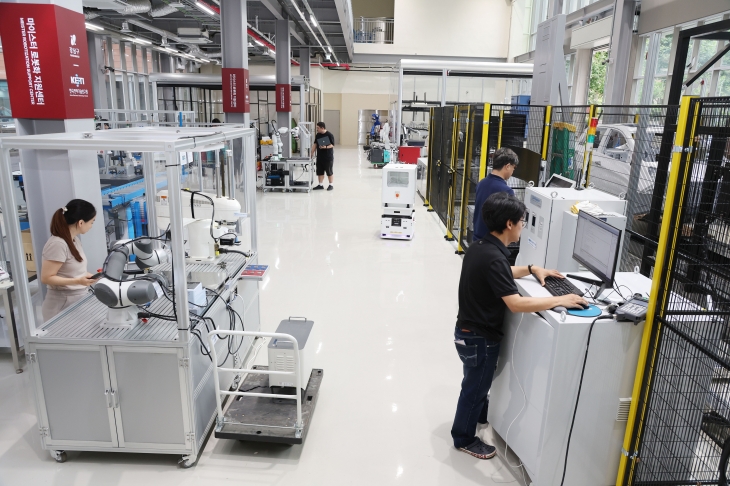 강남 로봇플러스 테스트필드.  강남구 제공