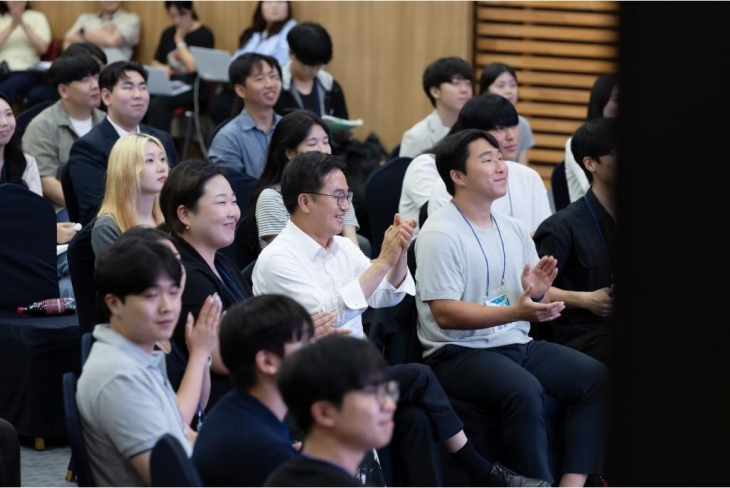 23일 경기창조경제혁신센터에서 김동연 경기도지사, 경기도 관내 대학 총학생회 학생 등이 참석한 가운데 2024 대학생 리더 만남 행사가 열리고 있다. (경기도 제공)