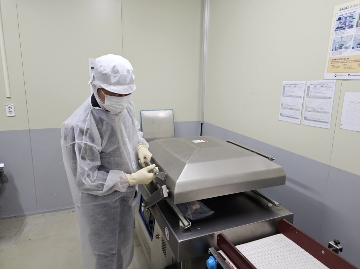 어업회사법인 대경 아이앤씨 가공실. 전남도 제공