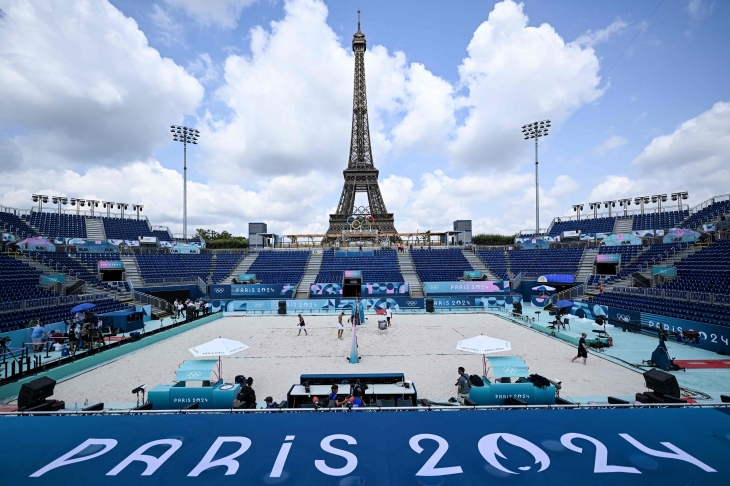 TOPSHOT-BEACH VOLLEYBALL-OLY-PARIS-2024-TRAINING