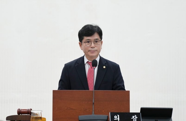 하남시의회 금광연 의장이 26일 제332회 임시회 제2차 본회의에서 폐회사를 하고 있다. 하남시의회 제공