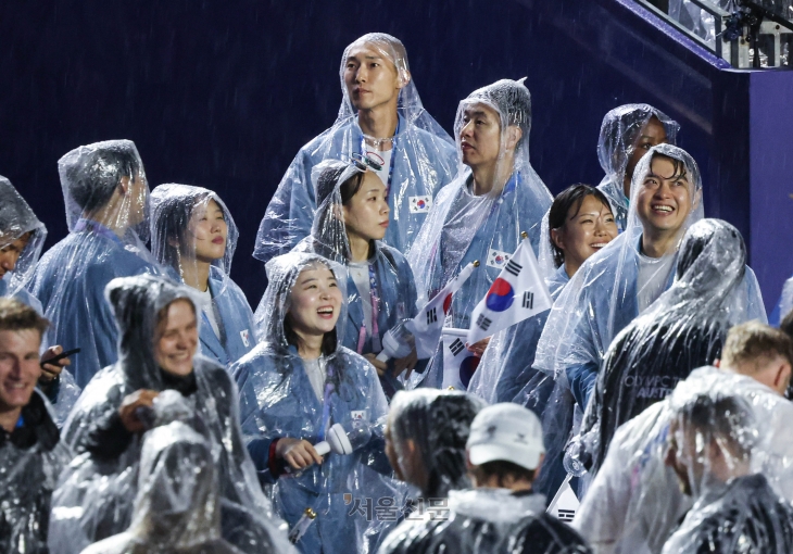 올림픽 개막식 황당 사고…<br>한국 선수단을 ‘북한’으로 소개