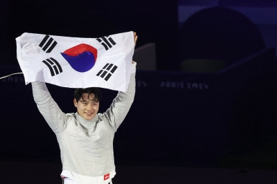 펜싱 오상욱, 한국 선수단 첫 금…남자 사브르 개인전 정상