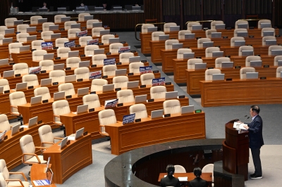 ‘그들만의 말잔치’ 필리버스터, 본회의장 텅텅…이준석도 데뷔전