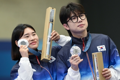 ‘MZ 엄마’와 ‘사격 집안 막내’ 한국 첫 메달