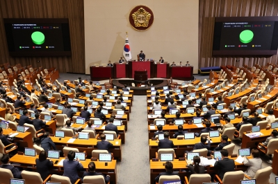 [속보] 필리버스터 종결…방문진법 본회의 통과·EBS법 상정