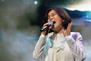 ‘법카 유용’ 가수 이선희 “많이 반성”…벌금형 약식명령