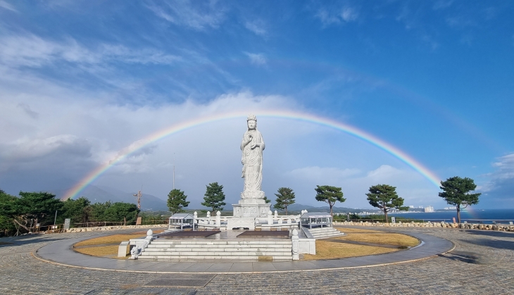 ‘나는 절로 낙산사’ 편이 열리는 강원 양양 낙산사의 해수관음상. 조계종 제공.