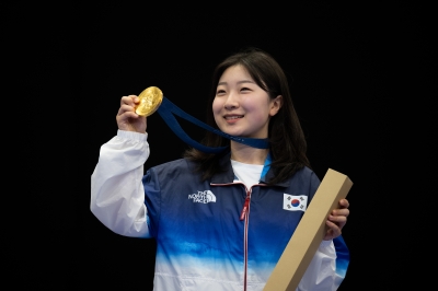 파리 시상대 맨 위에서 빛난 ‘금메달’ 앙팡 테리블