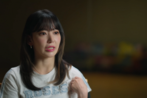 ‘코첼라 논란’ 르세라핌 사쿠라 “노래하는 게 두렵다”…결국