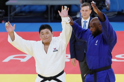 급소 밟혀도 꾹 참은 ‘유도영웅’…김민종 손 ‘번쩍’ 들었다