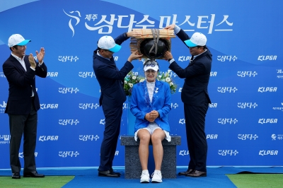 ‘오구 플레이’로 중징계 받았던 윤이나 우승… “멋진 경기로 팬들에 보답”