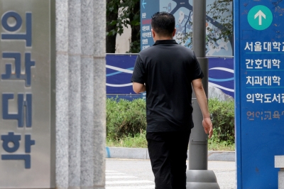 의대 ‘불인증’ 우려에…교육부 “인증 지원안 만들겠다”