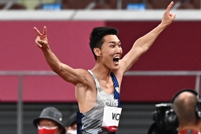 스마일 점퍼 우상혁은 ‘입촌’…라이벌은 ‘입원’