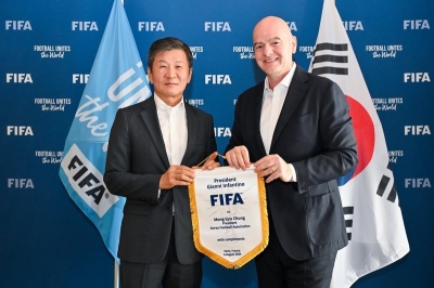 올림픽 축구 탈락했는데…정몽규, 파리서 FIFA 회장 만났다