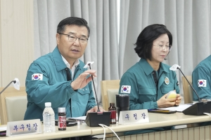 중랑, 폭염 대응 안간힘... 골목도 물뿌리고 어르신 전수 관리