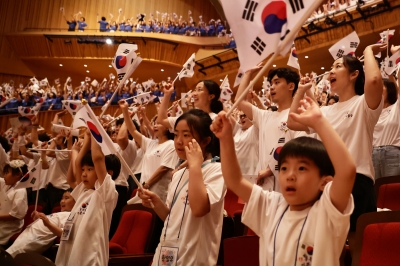 구민 1815명 대합창, 카퍼레이드… 광복절 앞 호국 영웅들 기린 송파[현장 행정]