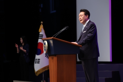 바이든 “끈끈한 관계 심화” 시진핑 “협력 동반자”…10여개국 정상 광복절 축하 메시지