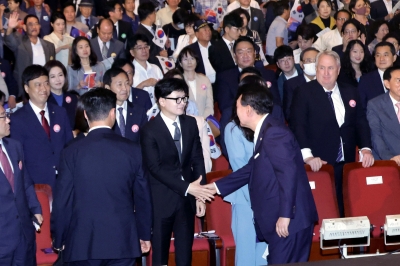 여야 따로 경축식 참석… 대통령실 “광복회 억지 주장 엄정 대응”