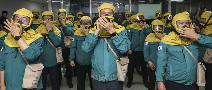 오세훈 서울시장, 을지연습 첫날 화생방 훈련 참여