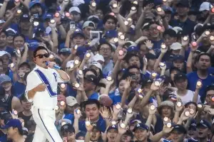 가수 싸이, 사비 털어서 한 일…수해복구 장병들 ‘땀’ 닦아줬다