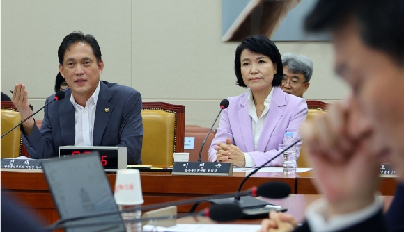 법원, 방문진 새 이사진 ‘제동’… 방통위 “즉시 항고”