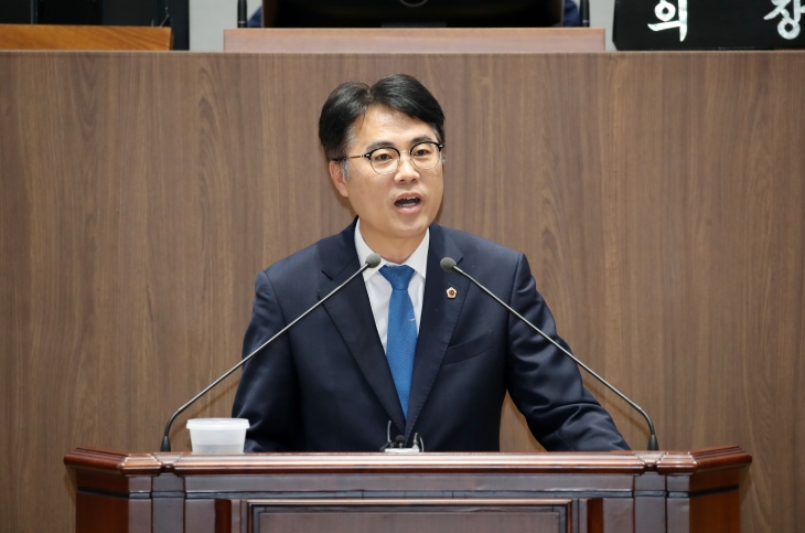 충남도의회 정병인 의원이 제355회 임시회에서 발언을 하고 있다. 도의회 제공