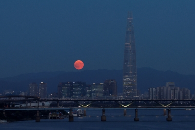 로이터 “한국, ‘MZ세대에 YOLO보다 부모되는 게 더 나은 투자’라고 설득하는 데 실패”