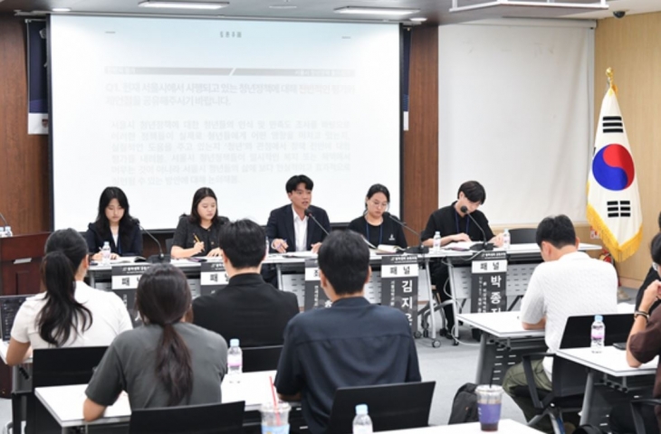 27일 서울시의회 더불어민주당이 한국대학총학생회 공동포럼과 함께 청년정책을 점검, 지속가능한 청년정책의 방향을 모색하는 토론회를 개최했다.