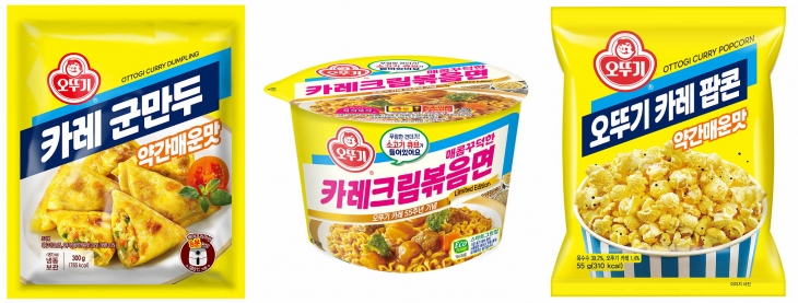 왼쪽부터 ‘카레 군만두’, ‘카레크림볶음면’, ‘카레팝콘’. 오뚜기 제공