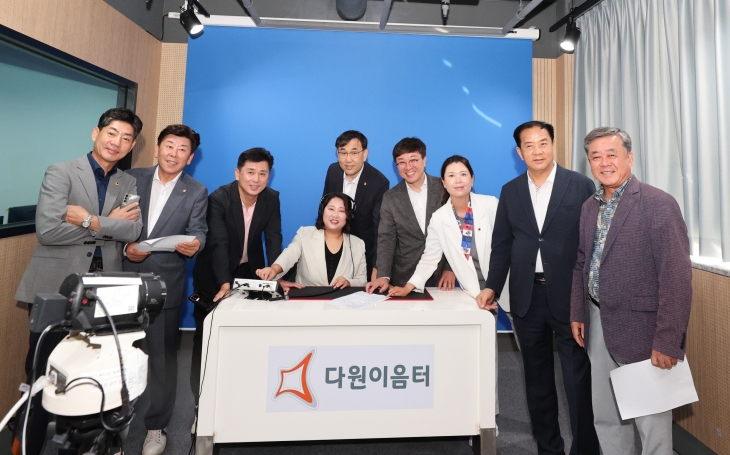 지난 28일부터 29일까지 양일간 경기도의 학교복합시설을 방문한 경북도의회 교육위원회(위원장 박채아). 경북도의회 제공