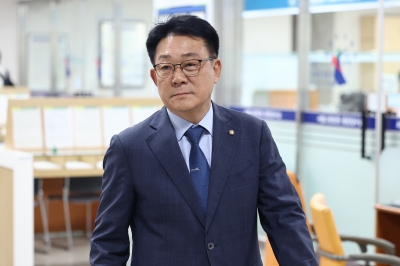 ‘민주당 돈봉투 수수’ 전·현직 의원 징역형 집행유예