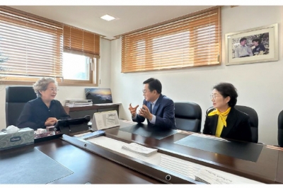 김동연 지사, 김해 봉하마을 권양숙 여사 예방