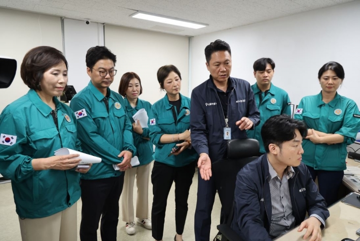 민생사법경찰국 디지털포렌식 센터를 방문한 서울시의회 행정자치위원회(위원장 장태용)