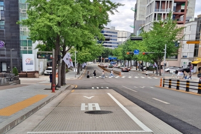 포트홀 사고 없게… 강남, 버스 정류장 콘크리트 포장