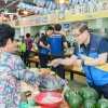 한수원 월성본부, 추석 명절 맞아 전통시장 찾아 상생 뜻 펼쳐