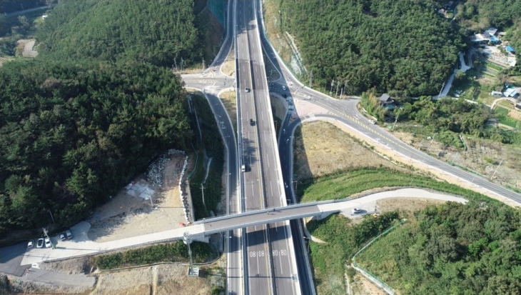 2021년 개통한 거제~마산 국도 5호선 창원 육상부. 2024.9.13. 경남도 제공