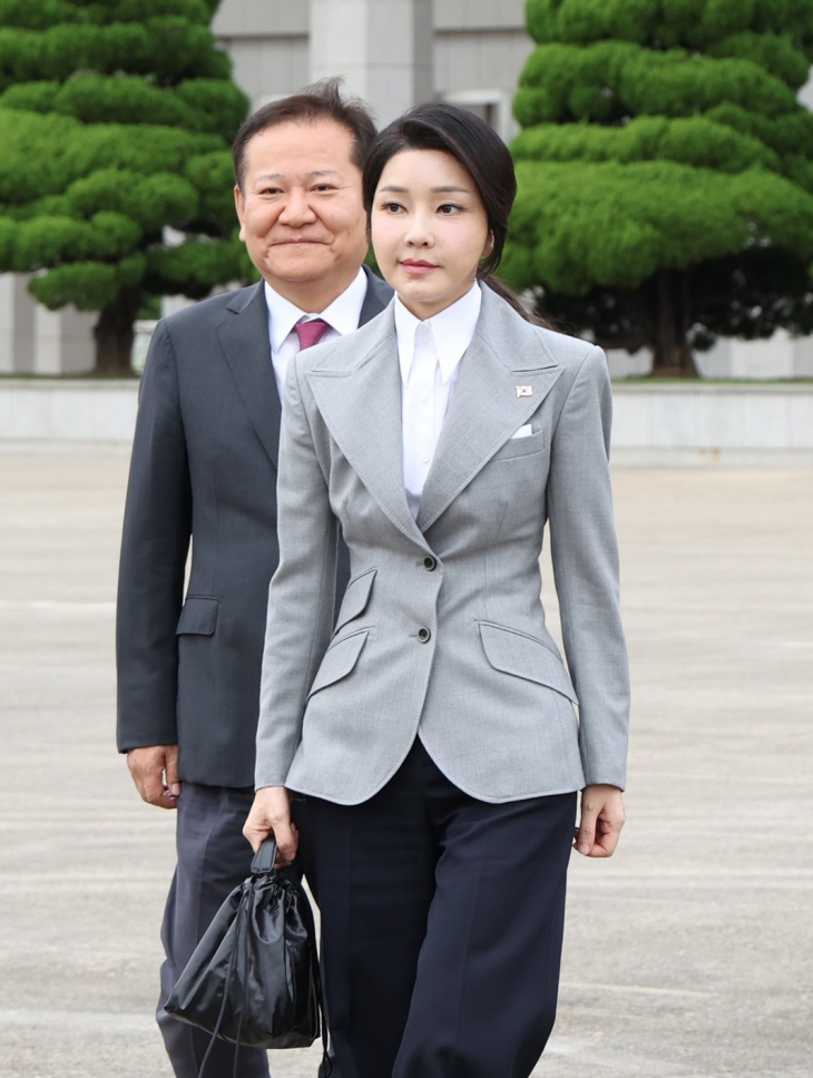 김건희 여사, 윤석열 대통령 체코 공식 방문 동행