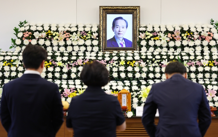 서울대병원 장례식장에 마련된 장기표 원장 빈소