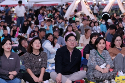 다가온 독서의 계절… 책 읽는 동작