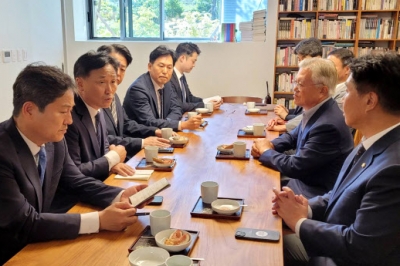 [포토] 문 전 대통령, 민주 전정권정치탄압대책위와 면담