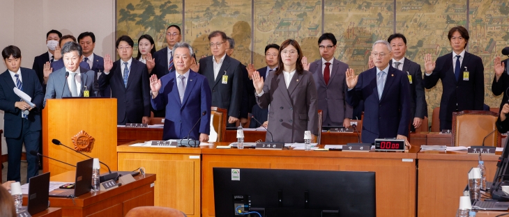 국회 출석한 축구협회·대한체육회 ‘선서’