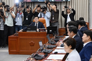 野 ‘거부권 제한법’ 운영위 소위 회부…與 “심각한 헌법 위배”