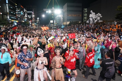 “세계 축제 반열에” 천안흥타령 춤축제 ‘화려한 피날래’…88만명 찾아