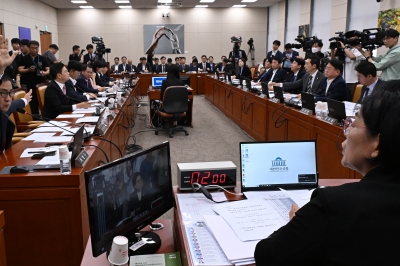 과방위, 류희림 불출석에 ‘방심위 단독 국감’ 의결…딥페이크 방지법 통과