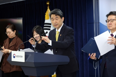 의대생 휴학 조건부 허용… “내년 복귀 안 하면 유급”