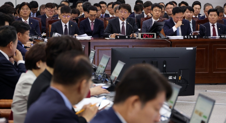 7일 세종시 정부세종청사에서 열린 국회 국토교통위원회의 국토교통부에 대한 국정감사에서 박상우 장관이 위원들의 질의에 답변하고 있다. 2024.10.07. 뉴시스