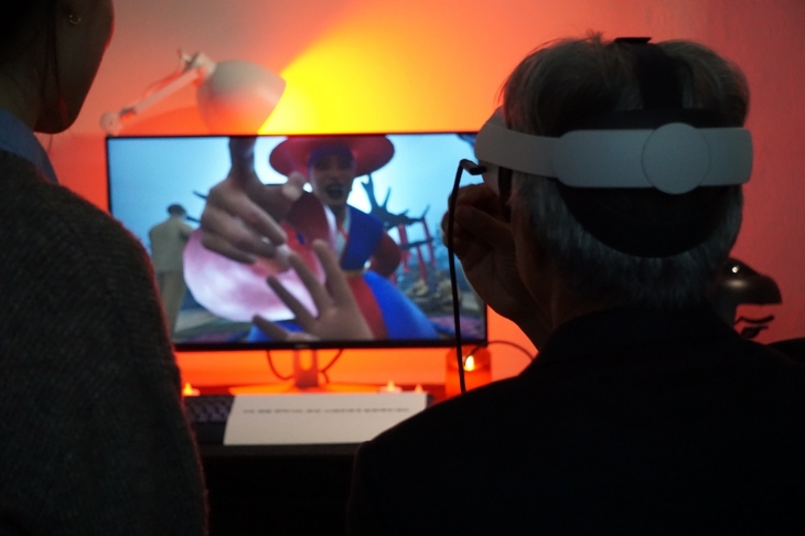 상명대 AR·VR미디어디자인전공 졸업전시회에서 참가자들이 VR 체험을 하고 있다. 상명대 제공